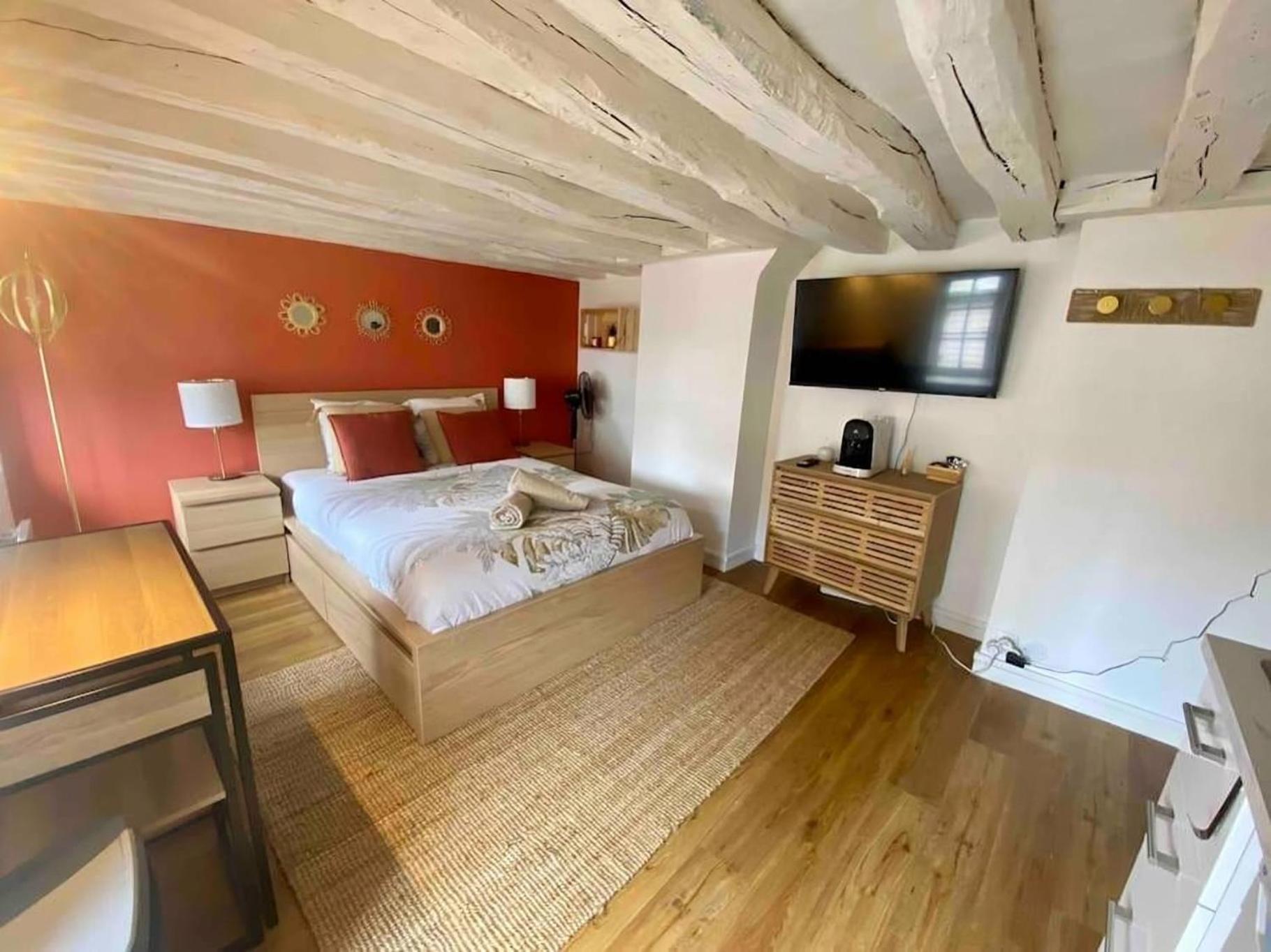 Petit Horloge Apartment *